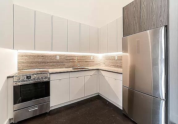 2nd image of 146 Erasmus St APT 2B