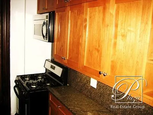 Rented by Plaza Real Estate Group | media 23