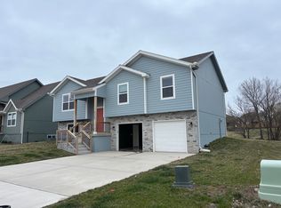 21328 W 216th St, Spring Hill, KS 66083
