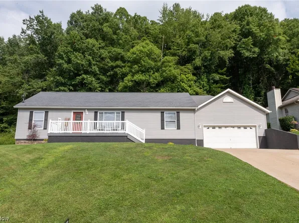 3166 Heights Ln SE, Dennison, OH 44621