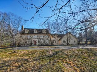 1560 Merryweather Dr, Bethlehem, PA 18015