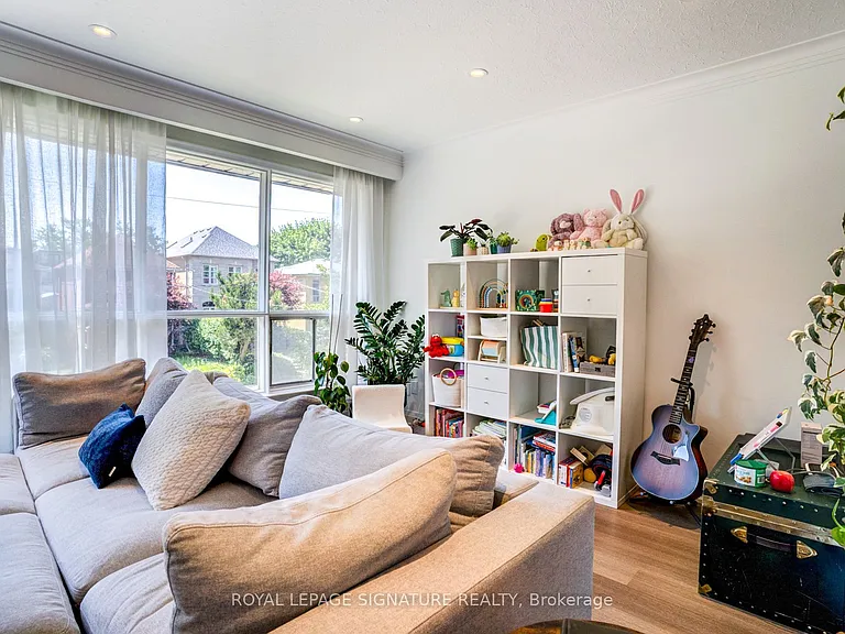138 Woburn Ave #2 — Photo 2