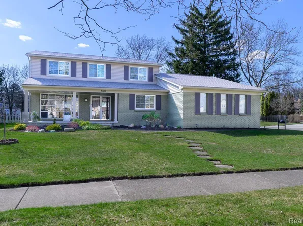 5369 Greendale Dr, Troy, MI 48085