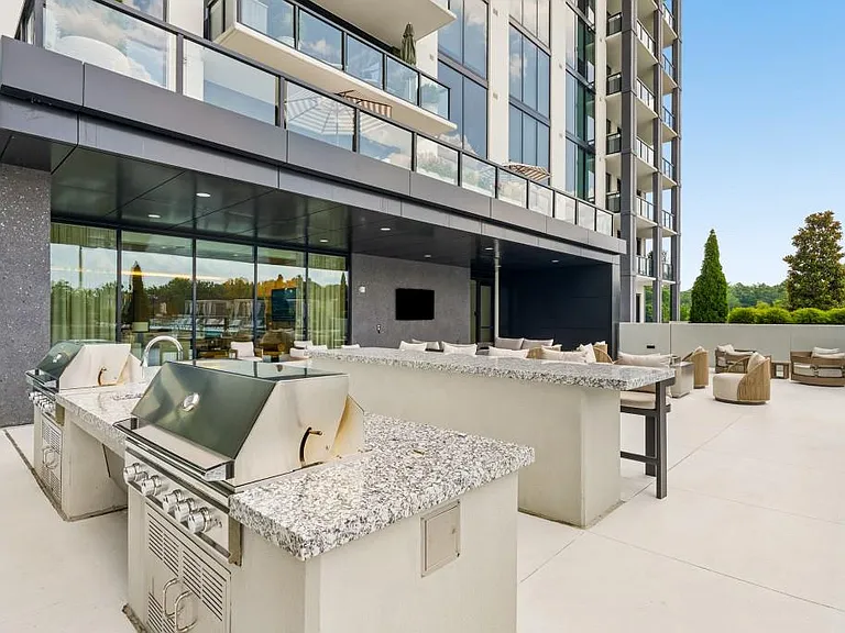 2425 Peachtree Rd NE #607 — Photo 30