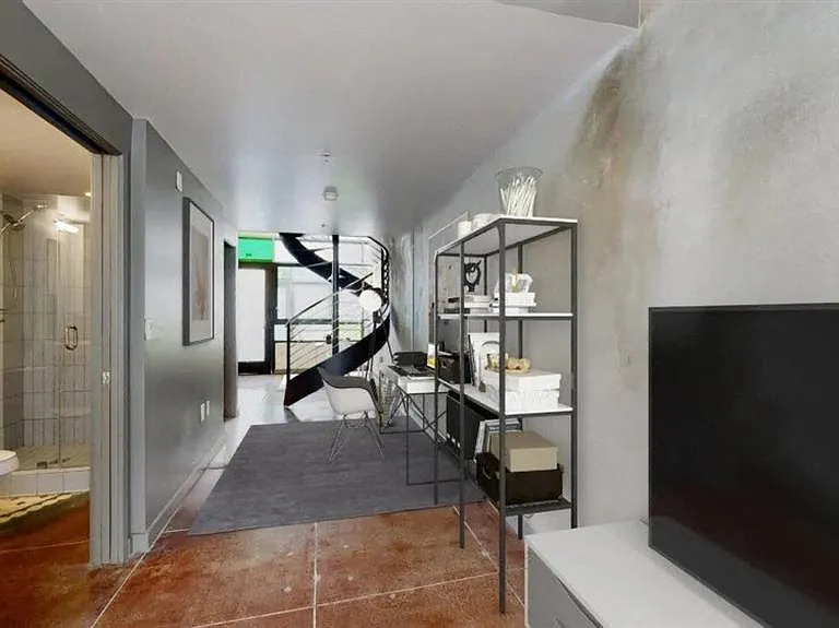 The Broadway Lofts — Photo 18