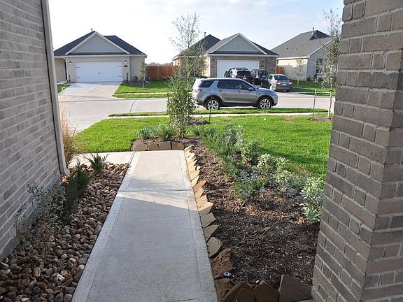 4th image of 7923 Grandstand Parkway Dr