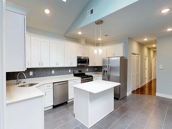 5th image of 30 Giles Ave #2