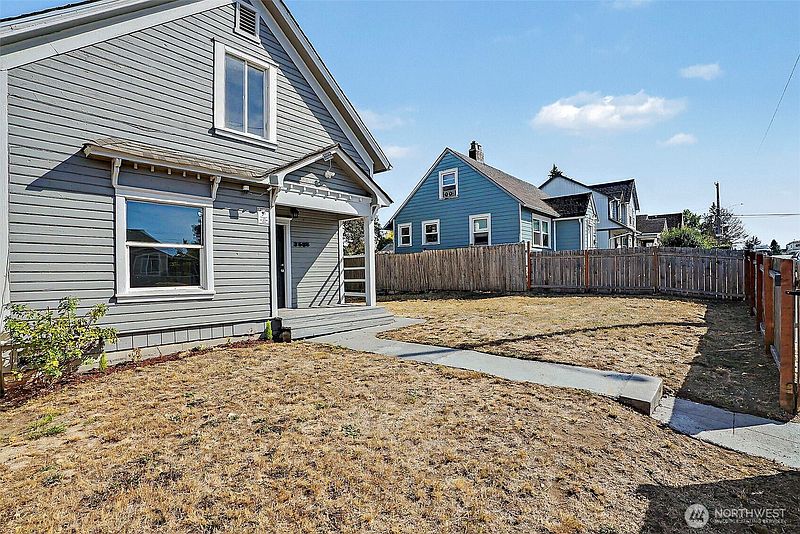 2nd image of 3585 E Spokane Street