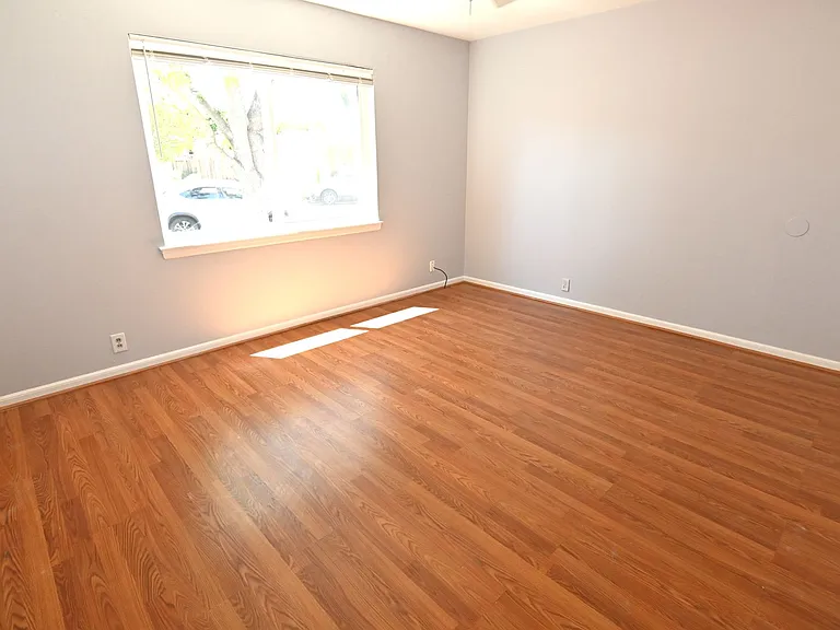 2466 Beechwood Ave — Photo 18