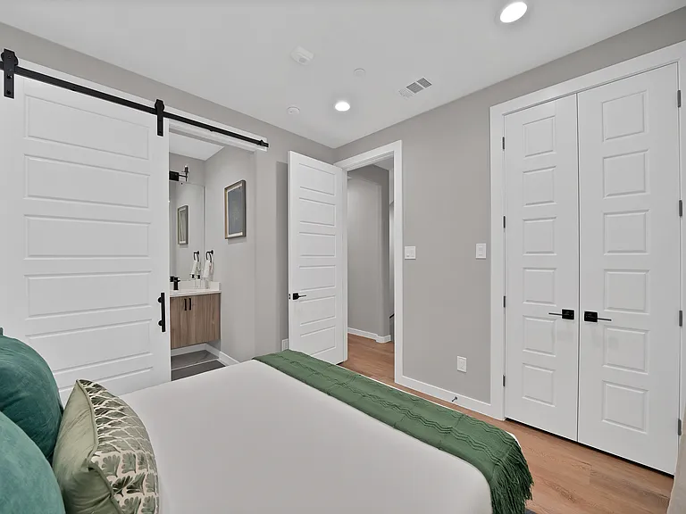 Weisenberger St — Photo 13