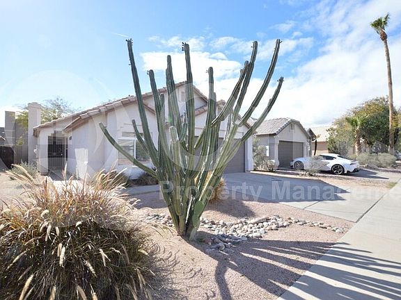2nd image of 1023 W Chilton Dr