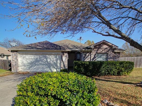 2nd image of 2218 Sedgewick Ln
