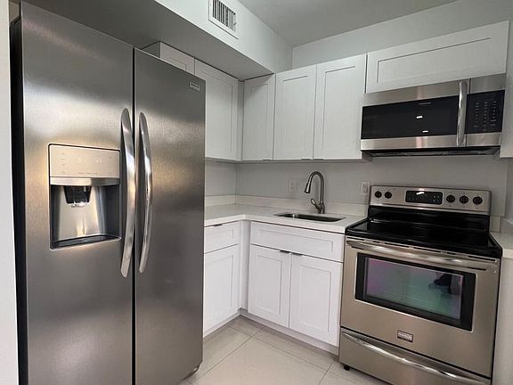 5th image of 1725 Normandy Dr #2-2-1725