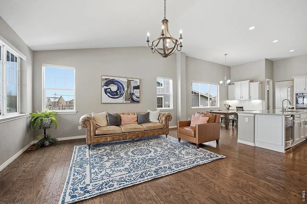 3 bed, 2.5 bath, 2500 sqft, $4,600 — Photo 2