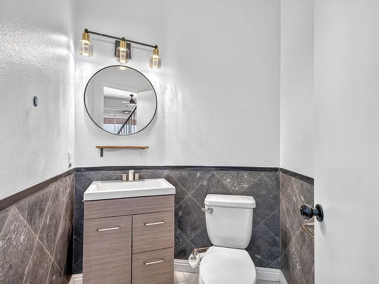 1303 Pecan Tree Ct — Photo 11