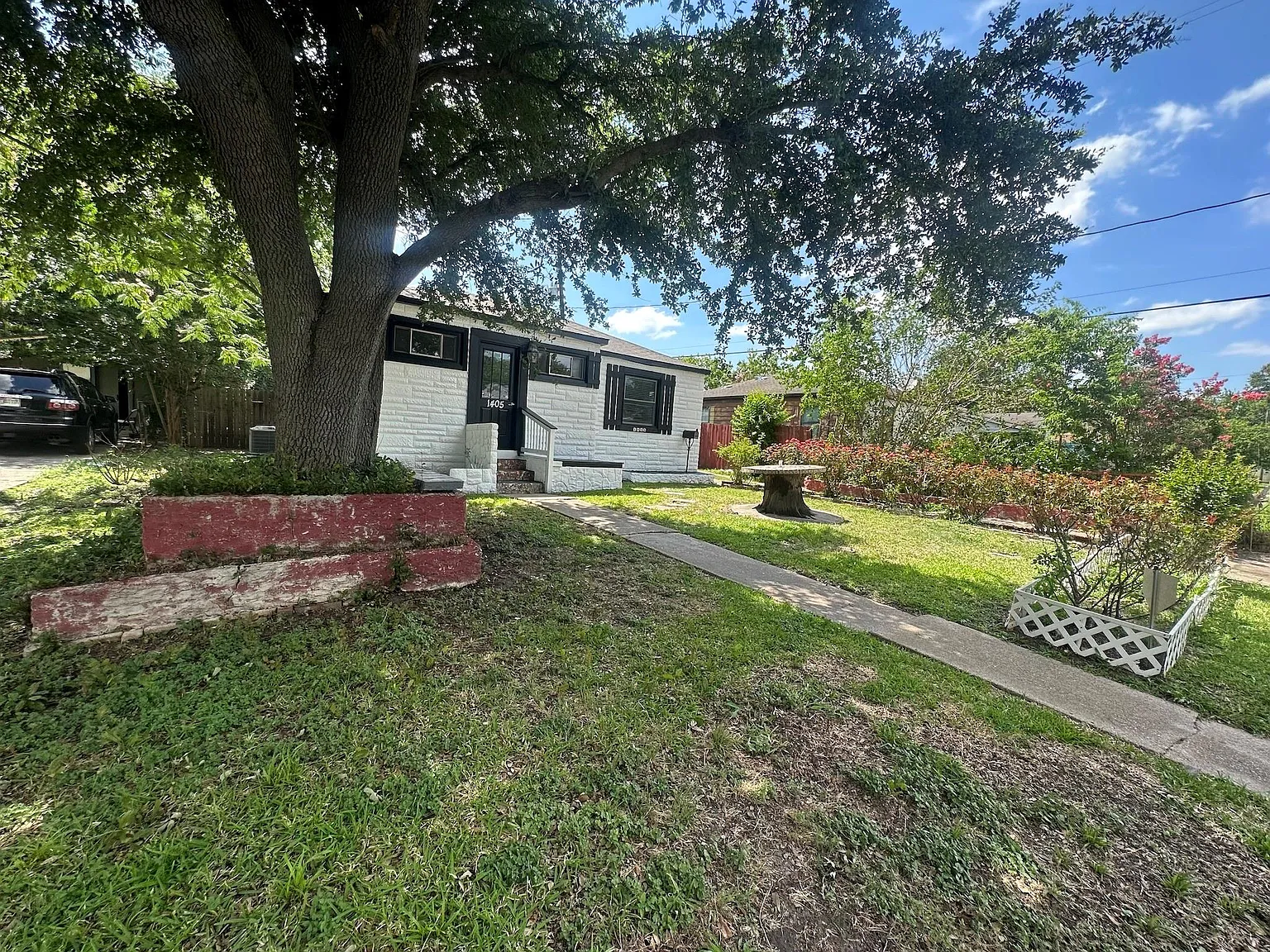 3 bed, 1.5 bath, 1320 sqft, $1,675 — Photo 3