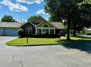 1952 Appling Oaks Cir, Cordova, TN 38016