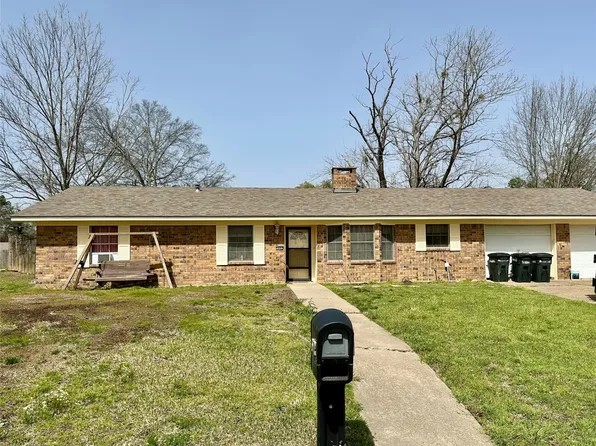 1602 Woodway Ln, Gilmer, TX 75644