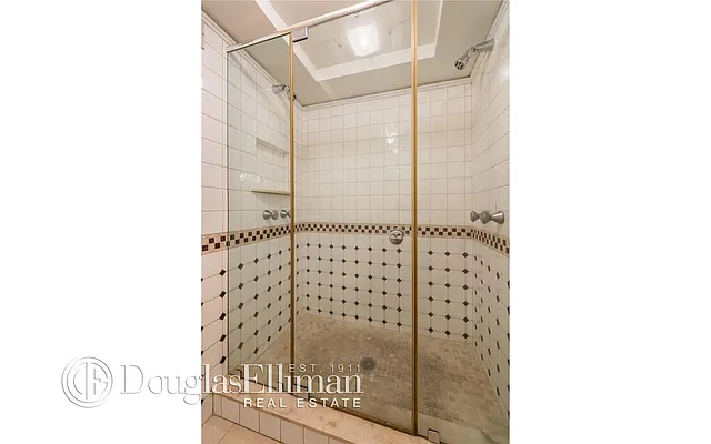 Rented by Douglas Elliman | media 19