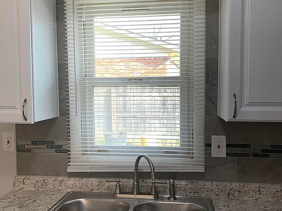 5th image of 7509 Devereaux Ln