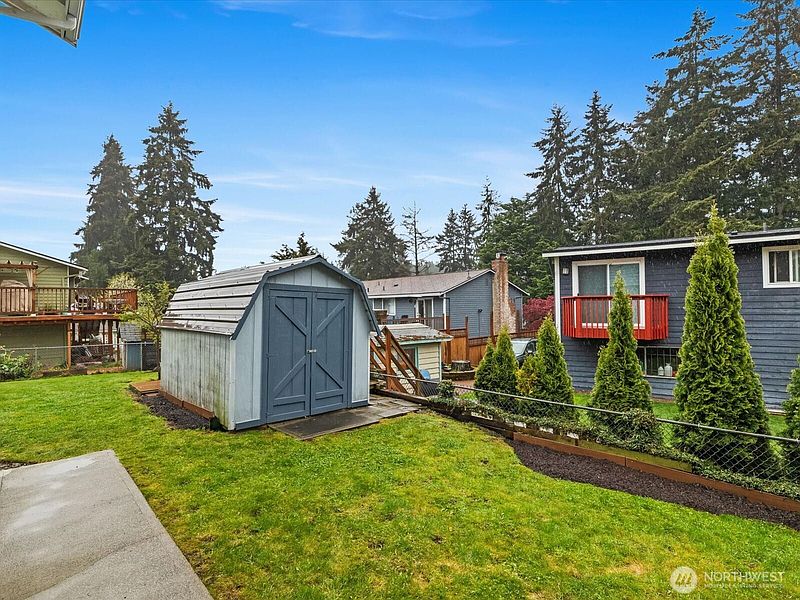 5th image of 22427 82nd Ave W