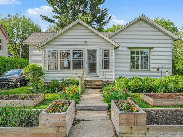 819 Jefferson St, Valparaiso, IN 46383
