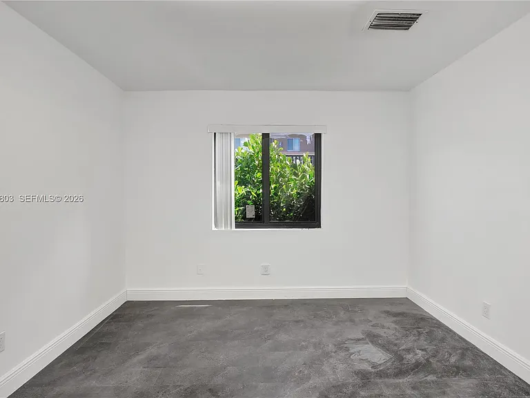 5980 SW 40th Ave #E — Photo 13