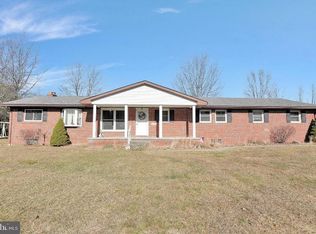 239 Rustic Tavern Rd, Hedgesville, WV 25427
