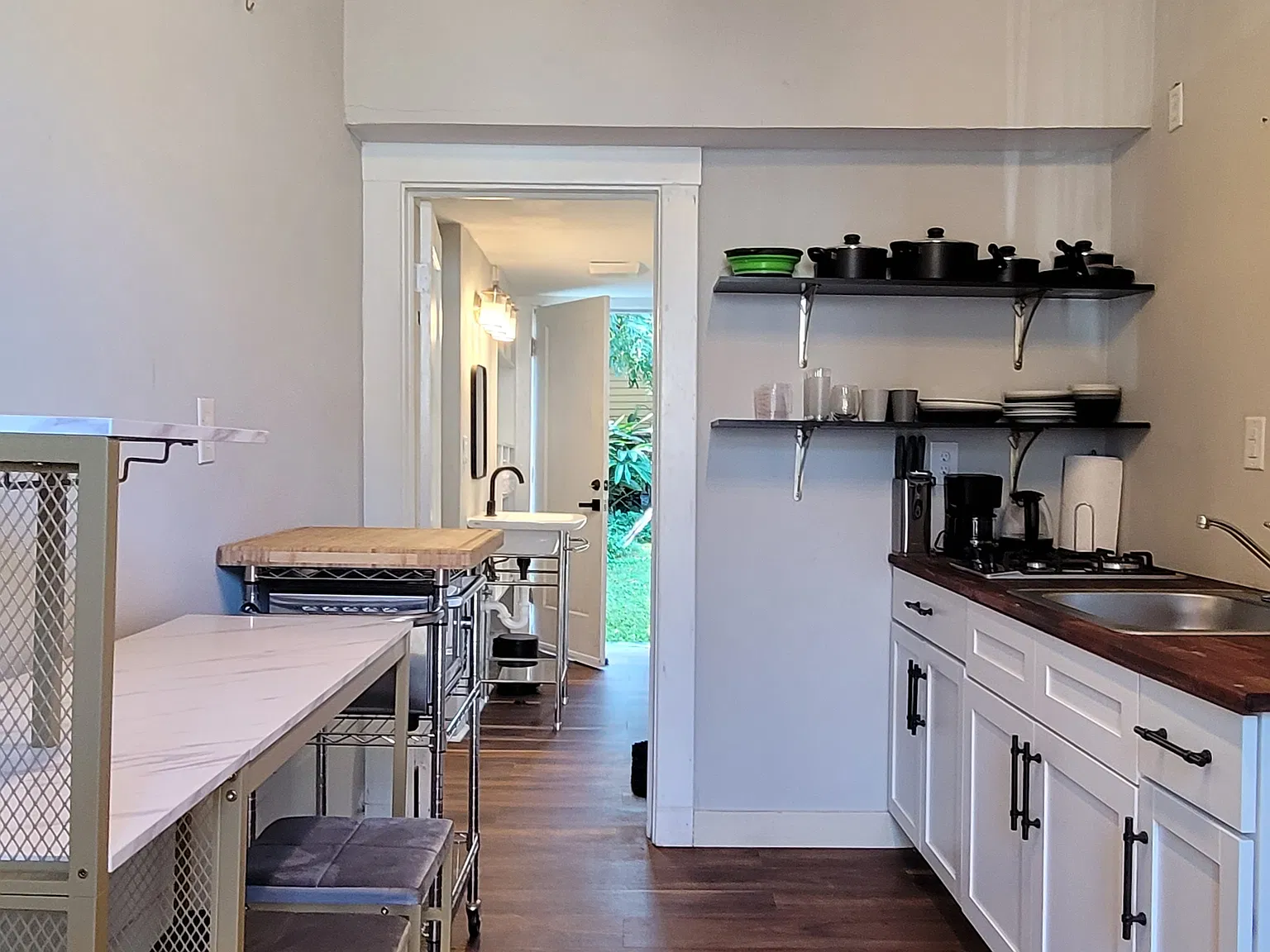 1 bed, 450 sqft, $1,400 — Photo 3