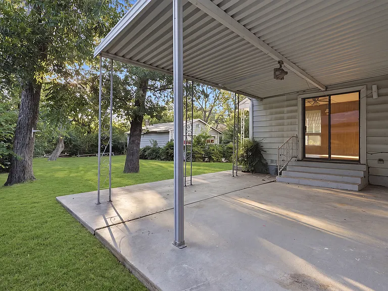 2204 Tierney Rd — Photo 18