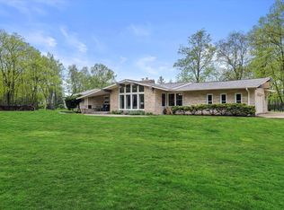 8445 S 44th St, Franklin, WI 53132