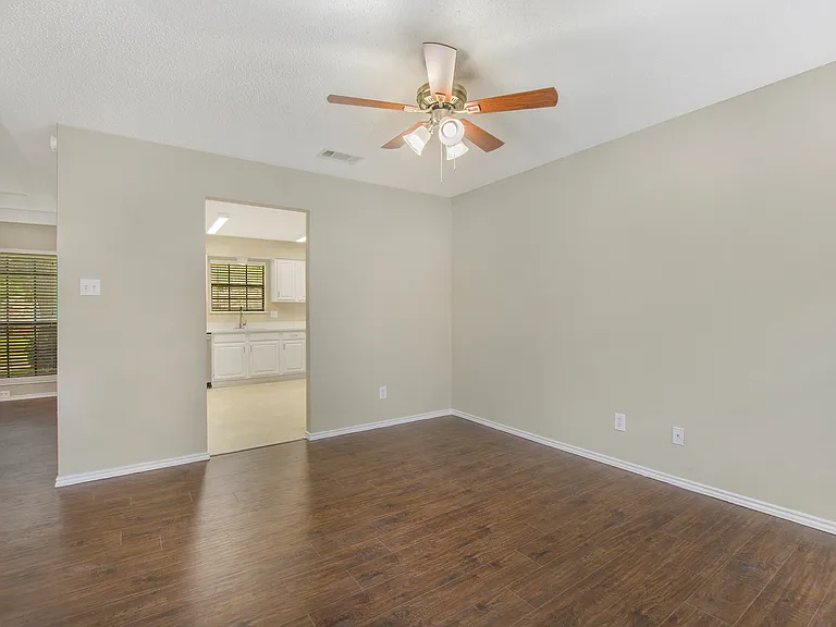 4115 San Mateo Dr — Photo 5