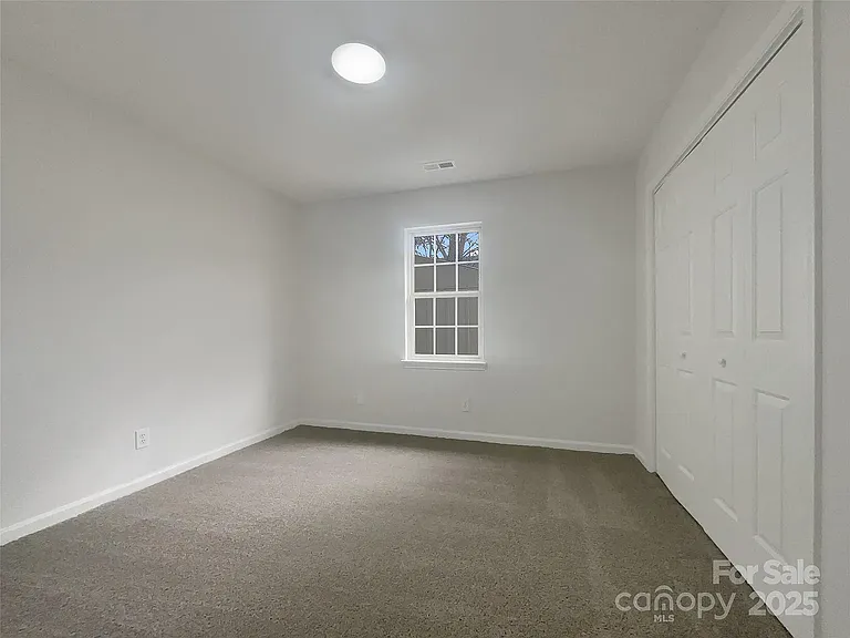 121 Shining Armor Ct — Photo 8