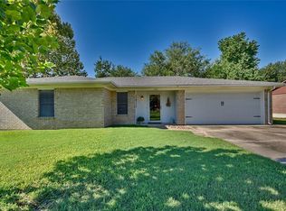 1211 Schumacher St, Navasota, TX 77868