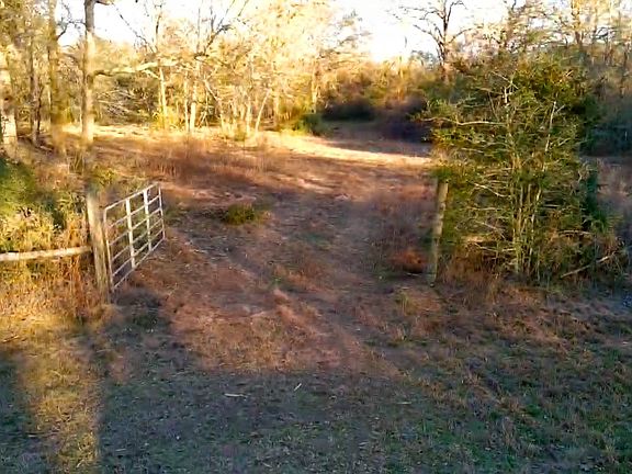 3rd image of 18503 Derrick Rd
