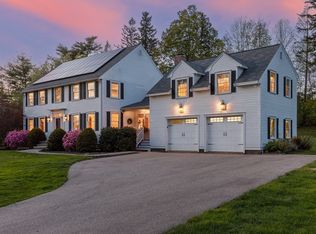 53 S Hampton Rd, Amesbury, MA 01913