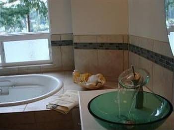 3rd image of 1901 Madrona Point Dr