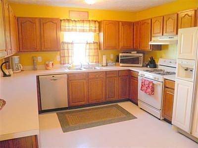 3rd image of 644 Woodcrest Dr
