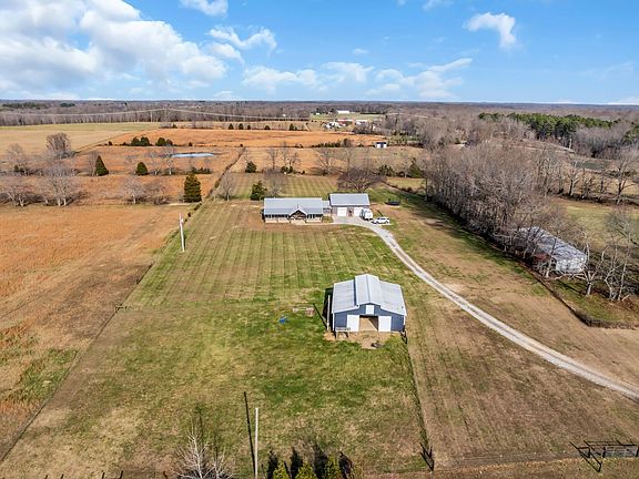 3rd image of 1547 Manley Loop