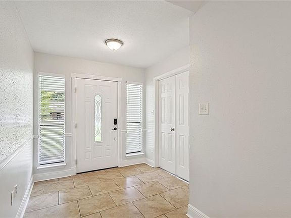 3rd image of 133 Goldenwood Dr