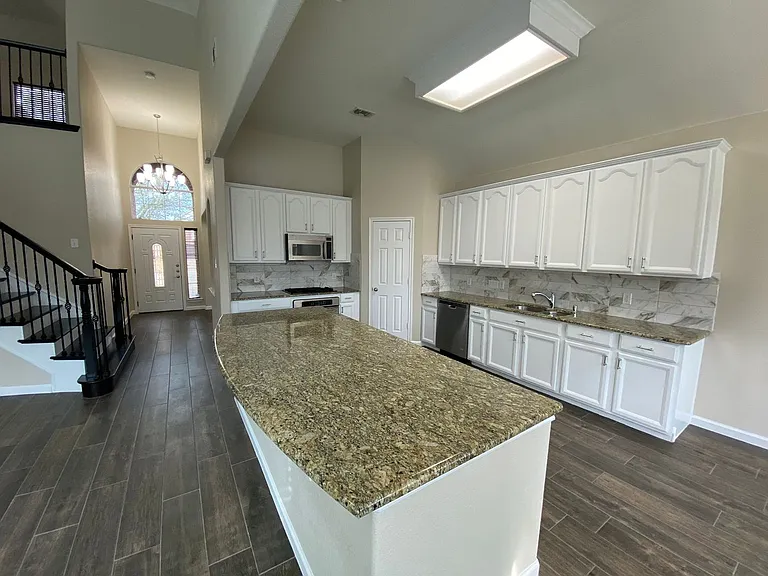 5668 Imperial Meadow Dr — Photo 7