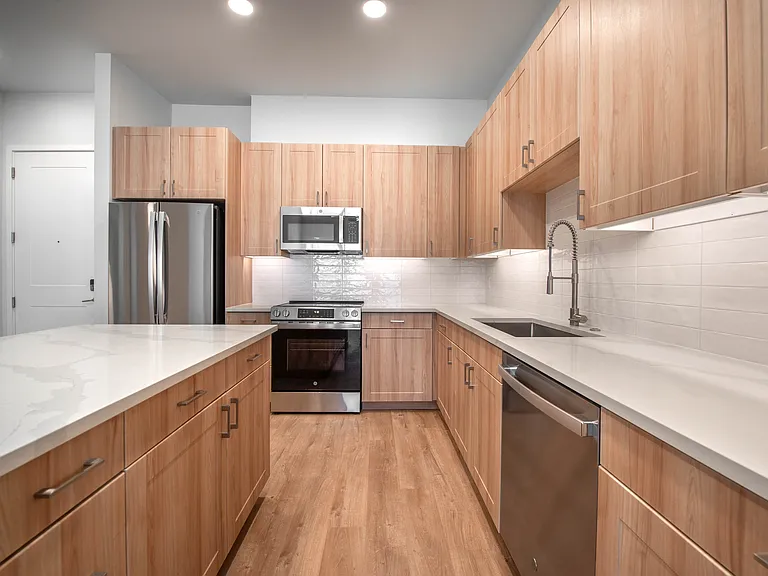Lantower Bayside — Photo 5