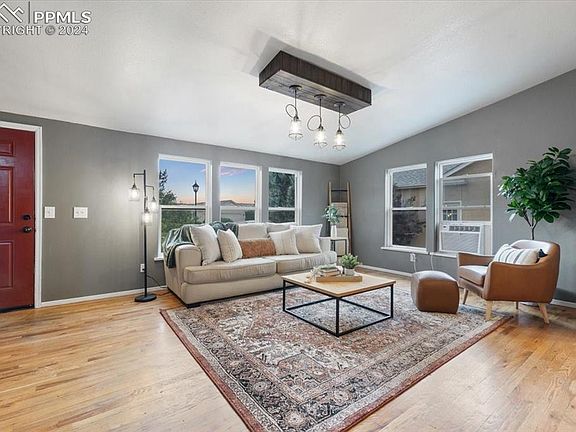 4th image of 247 High Meadows Dr