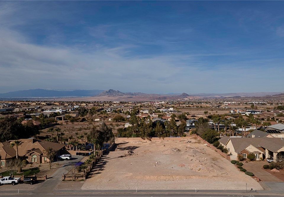 1st image of Paradise Hills Dr