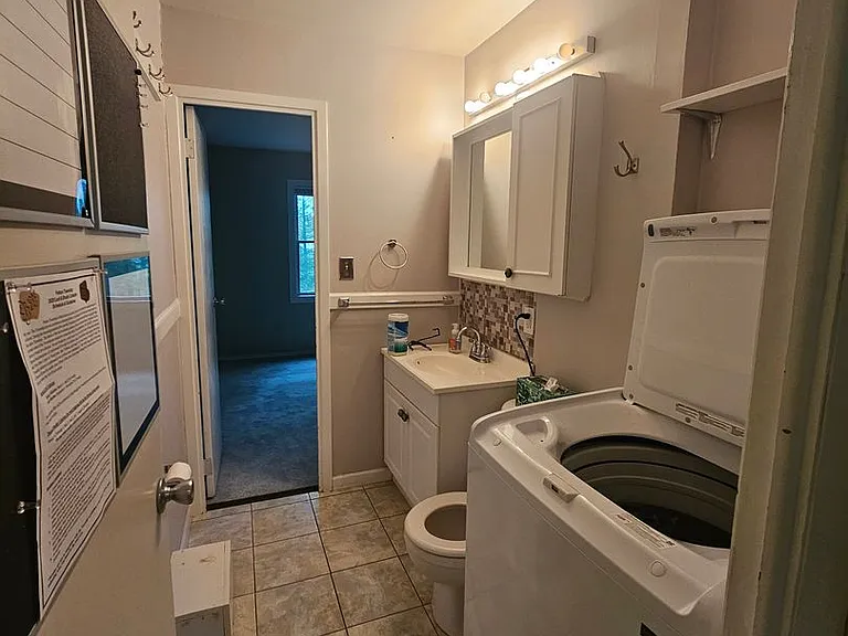491 Westgate Dr — Photo 9