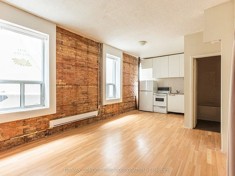 225 Gladstone Ave #204 — Photo 3