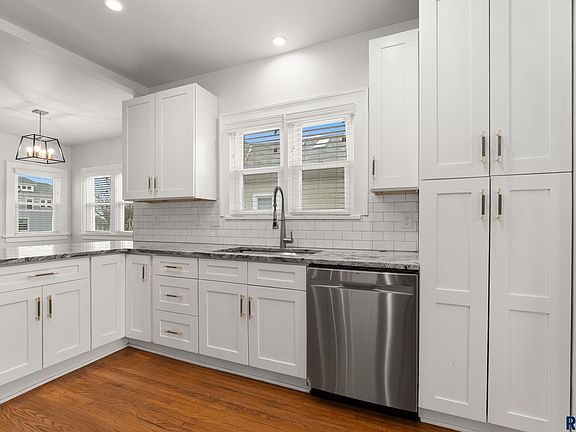 5th image of 617 E 20th St