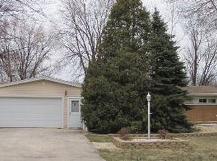 2514 Chevy Chase Dr, Joliet, IL 60435
