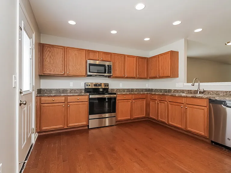 233 Campfire Dr — Photo 6