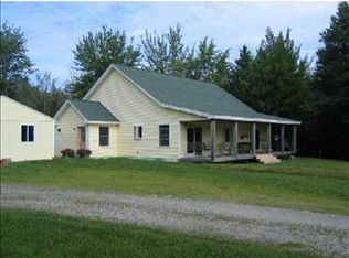 489 E Side Rd, Hancock, ME 04640